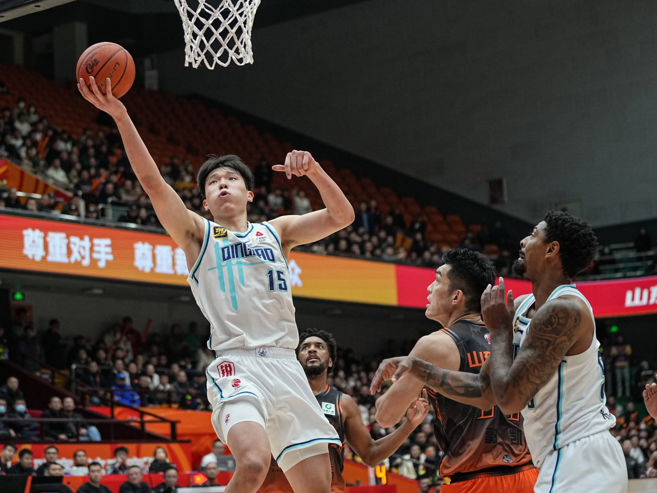 CBA常规赛赛程吃紧，休斯敦火箭清晨篮板制胜，态度坚定，团队化学反应显著的简单介绍